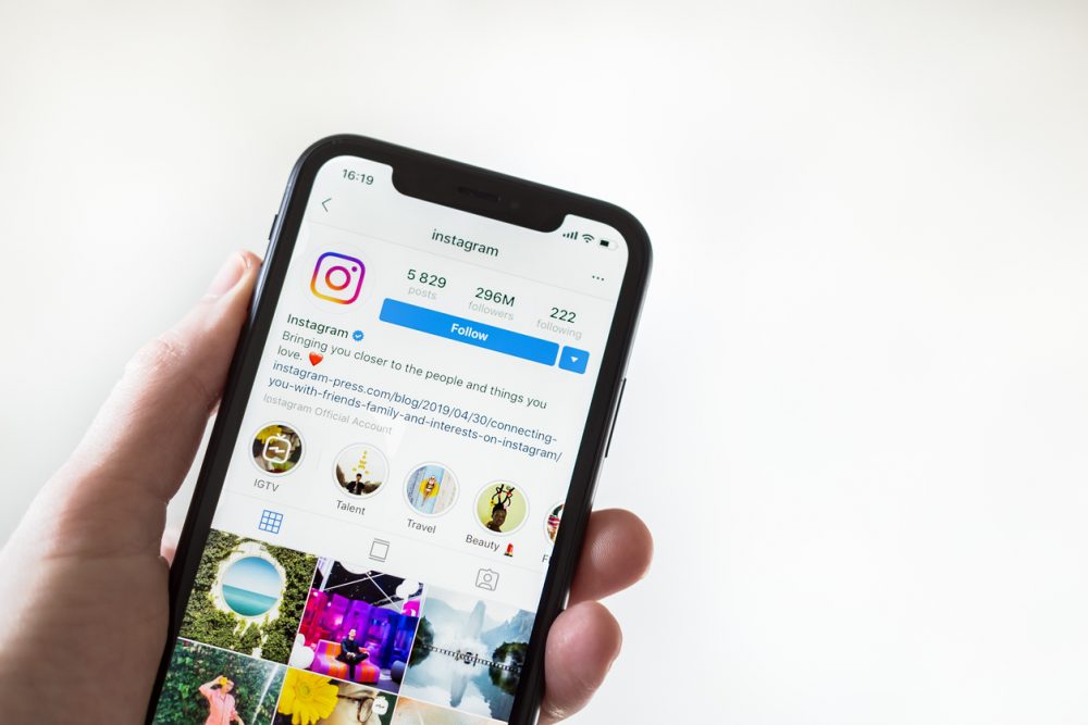 Cara Bikin Swipe Up Ig. Swipe Up Instagram Stories, Fitur Lama yang Kini Diganti Link Sticker