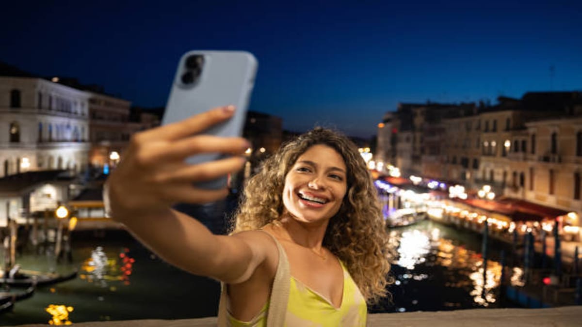 Hp Xiaomi Selfie Terbaik. HP Xiaomi Flash Depan, Hasil Selfie Lebih Tajam dan Berkualitas