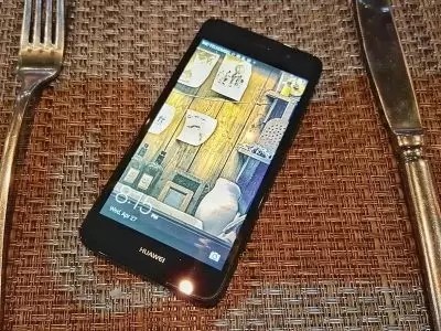 Huawei 4g 1 Jutaan. Akhirnya, Huawei Luncurkan Ponsel 4G LTE Lagi: Y6 LTE • Jagat Review